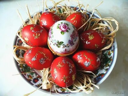 Красные яички