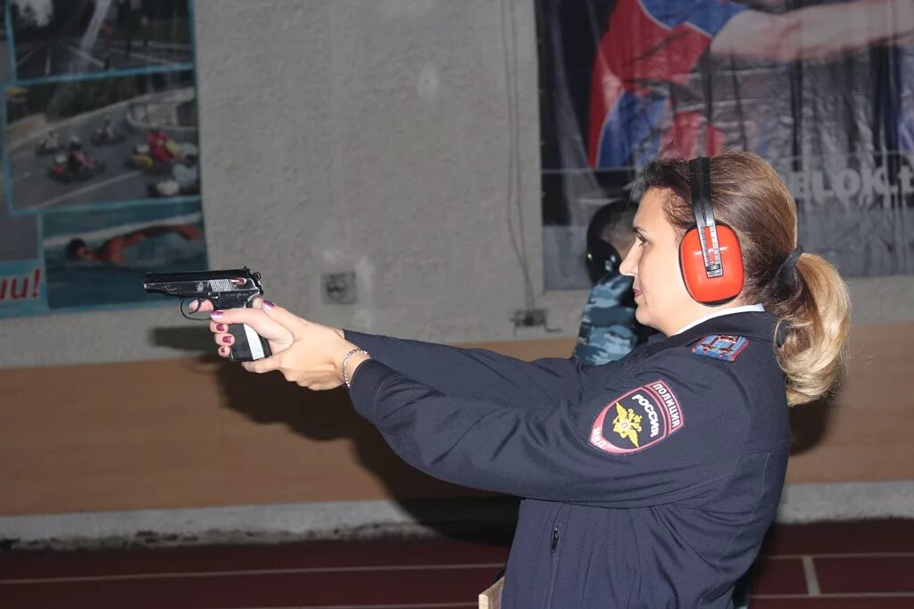 Пм стрельба. Лт 110 пм. Тир для пм. Электронный лазерный тир элт-2. Стрельба из пм в тире.