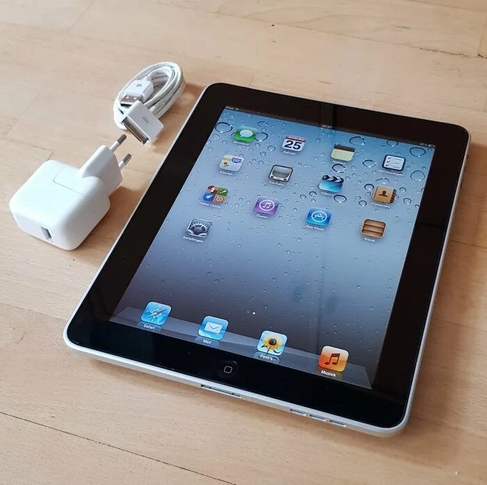 Apple IPAD 1. IPAD a1219 32gb. IPAD a1219 16gb. Айпод и айпад.