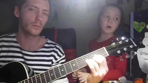 Глупый мотылек догорал