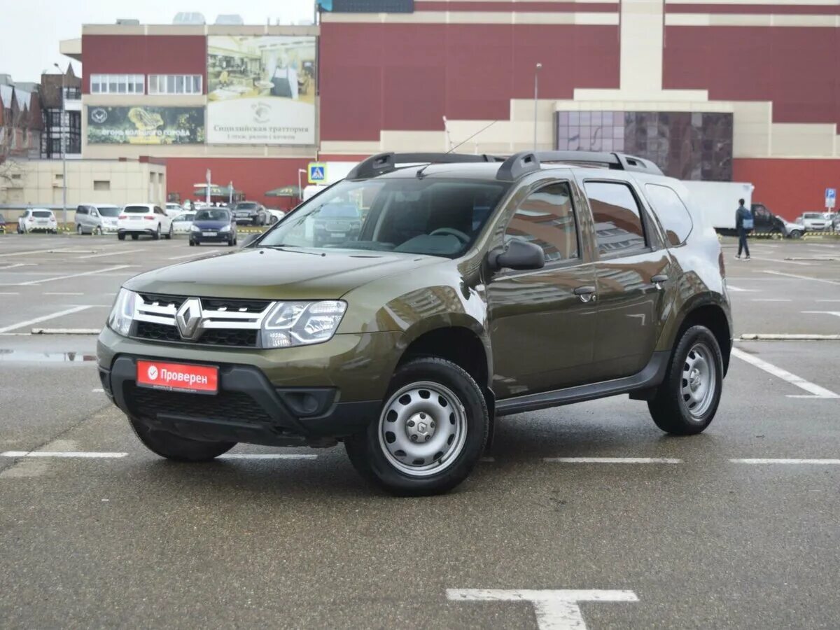 Renault orange arizona enz. Белый дастер на титанах. Рено дастер рестайлинг. Renault duster 2014 1,6. Renault duster 2019 2.