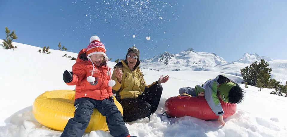 Winter holidays activity. Activities in winter. children activities in winter. activities in winter for children. summer and winter activities.