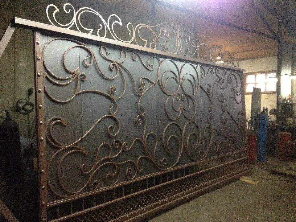 кузня. сварочный цех. кованые изделия. 37 ворота программирующее лицо. кузница петрозаводск.