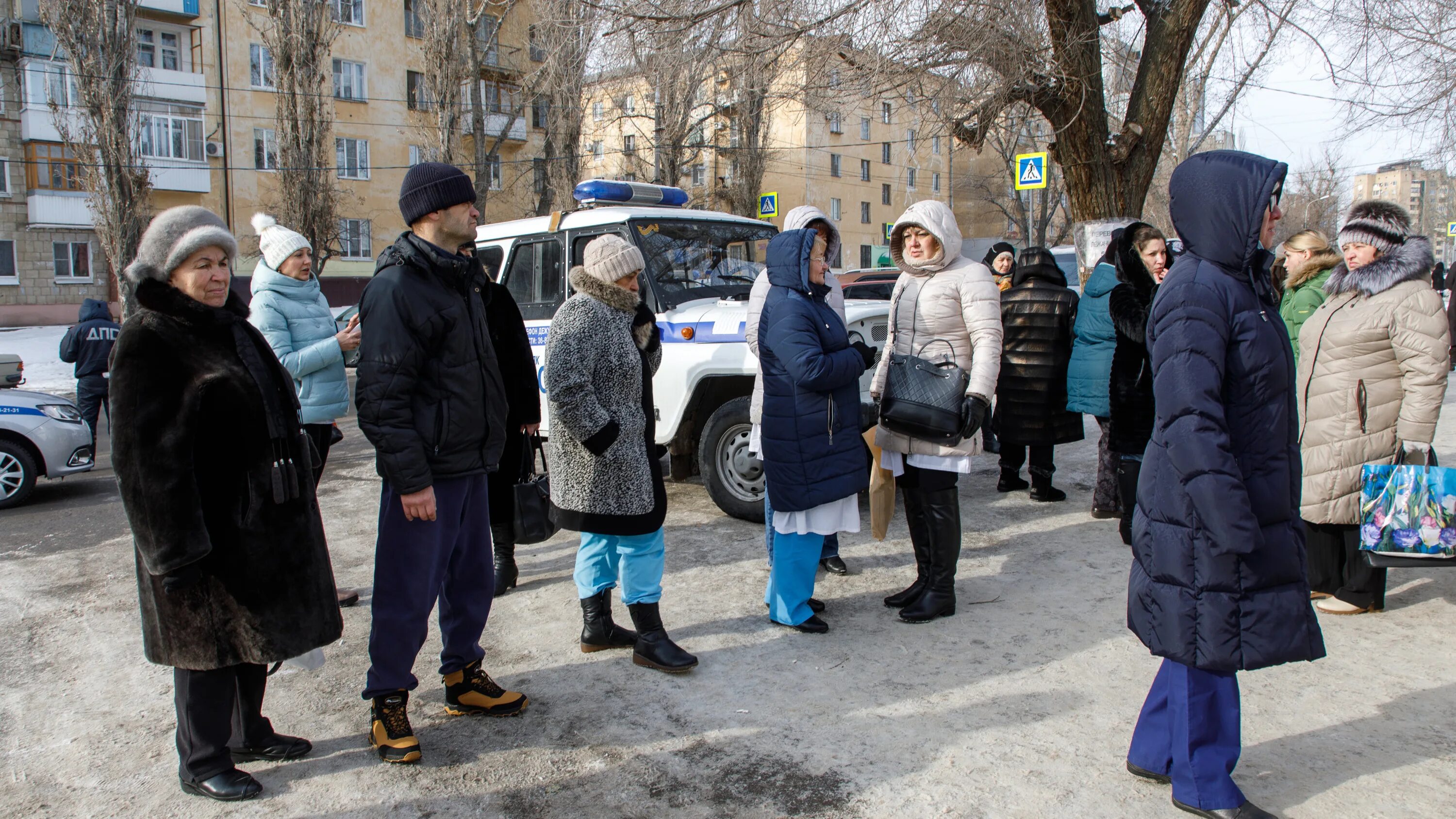 Новости начавшегося дня. Ложное минирование в Новокузнецке. Заминировали школу. Фото начало новостей. Нея жители.