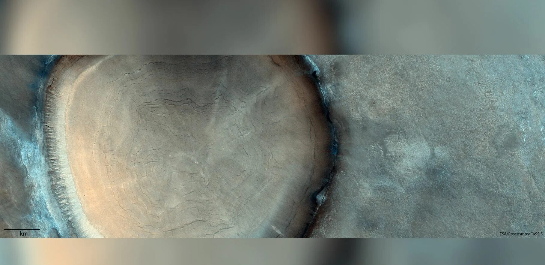 30 июня 2006. Марсианский кратер езеро. Ударный кратер на Марсе. Кратер Холден Марс. Кратер Глазов на Марсе.