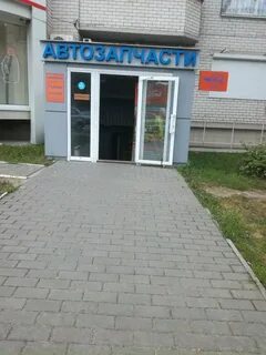 Космонавтов 60