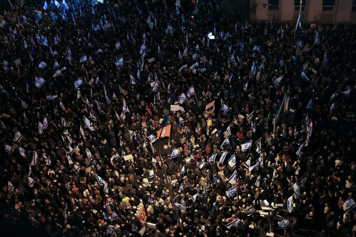 Митинги в израиле. Игровые протесты. Ночные протесты. Один против.