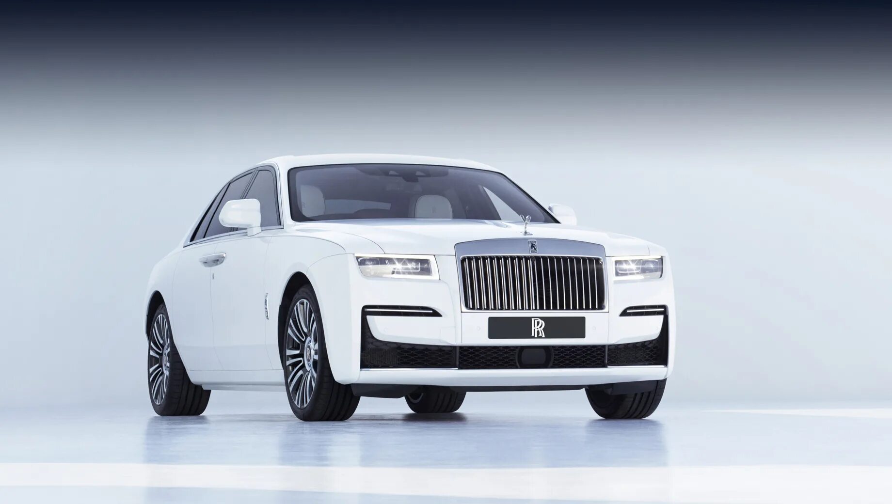 Новый rolls royce. Роллс Ройс 2022. Роллс Ройс Ghost 2020. Роллс Ройс Ghost 2021. Rolls Royce Ghost 2021 белый.