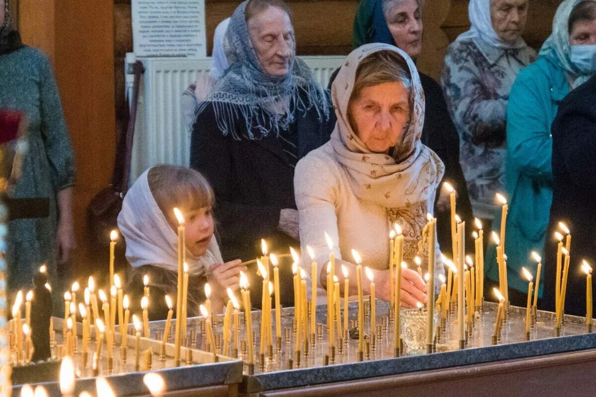 Праздник сегодня родительское. Троицкая родительская суббота богослужение. Троицкая родительская суббота в 2024 году.