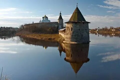 На каком берегу расположен псков