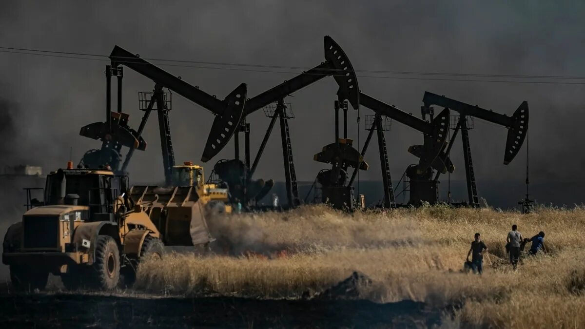 Оман нефть. Нефть в техасе. Добыча нефти в сша. Лос анджелес нефтедобыча. Добыча нефти.