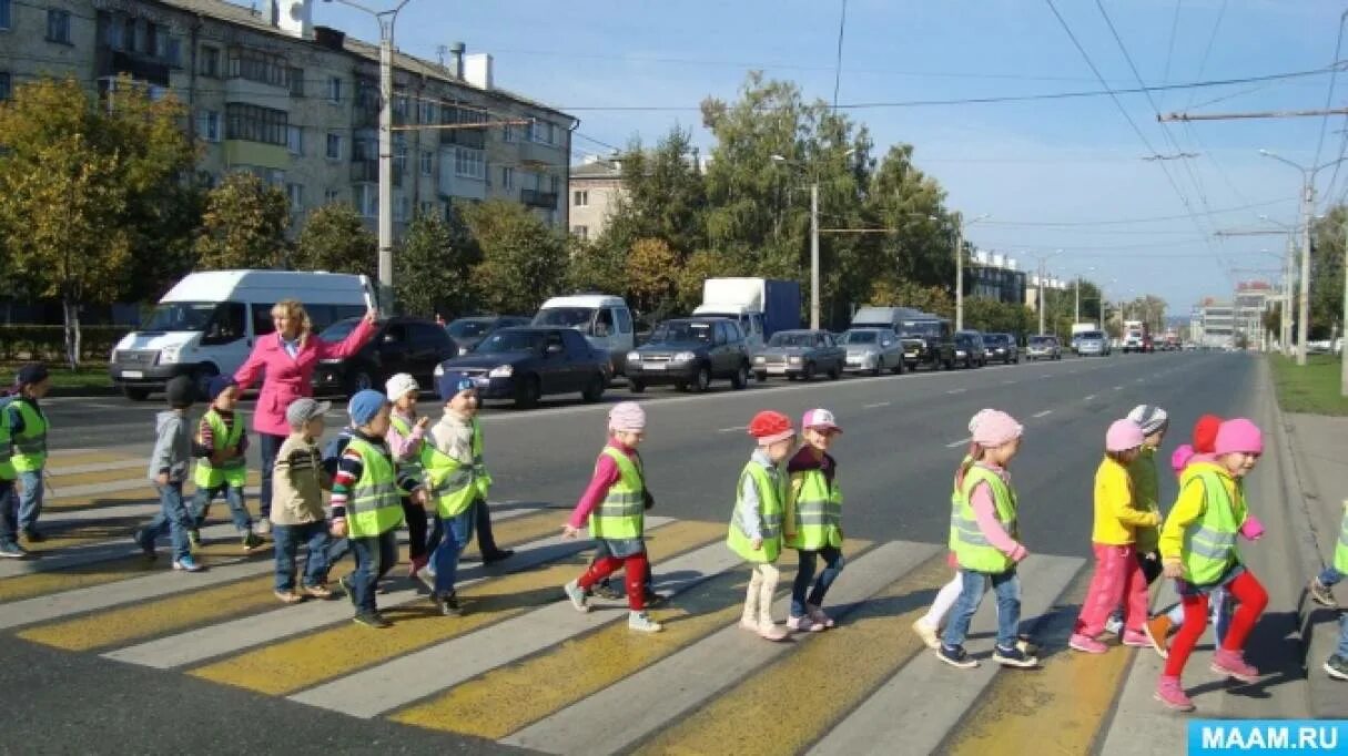 Экскурсия для детей дошкольного возраста. Дорожное движение в детском саду на улице. Экскурсия в детском саду по городу. Экскурсии детей для безопасного.