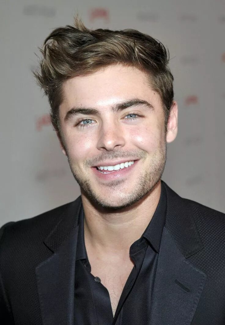 Зак эфрон подбородок. Зак эфрон. Следующую зака. Актер зак эфрон 2022. Зак эфрон.