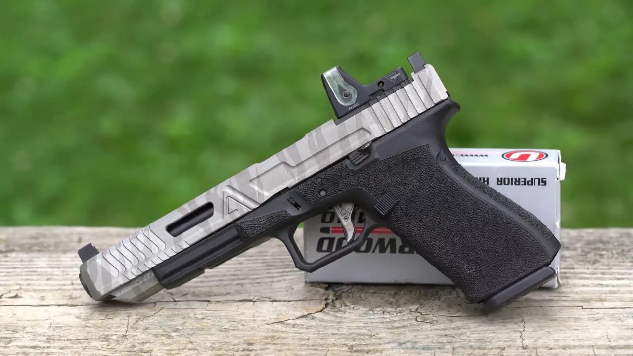Glock slide. Глок 40. глок 40 10 мм. глок 17 лонг. glock 20 custom.