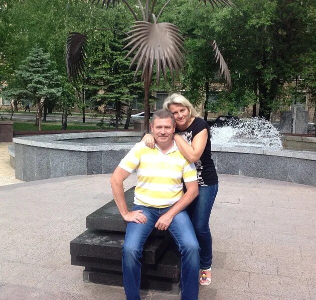 Семейная пара ищет пару берлине. Работа семейной пары частные москва. Реальные семейные пары. Девушка ищет семейную пару для совместного проживания. Работа для семейной пары в москве.