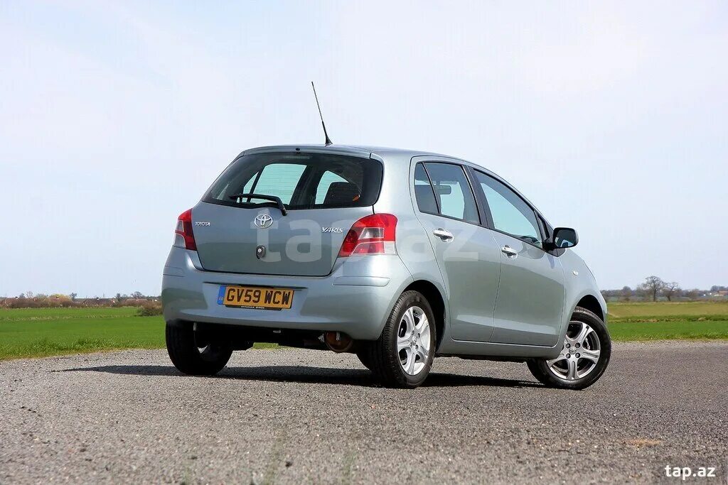 Хэтчбеки yaris. Toyota yaris 2006. тойота ярис 2006 хэтчбек. тойота ярис 2006 года. ярис тойота 2006 хэтчбек отзывы.