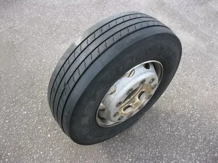 Шины 315 70 22.5 рулевая