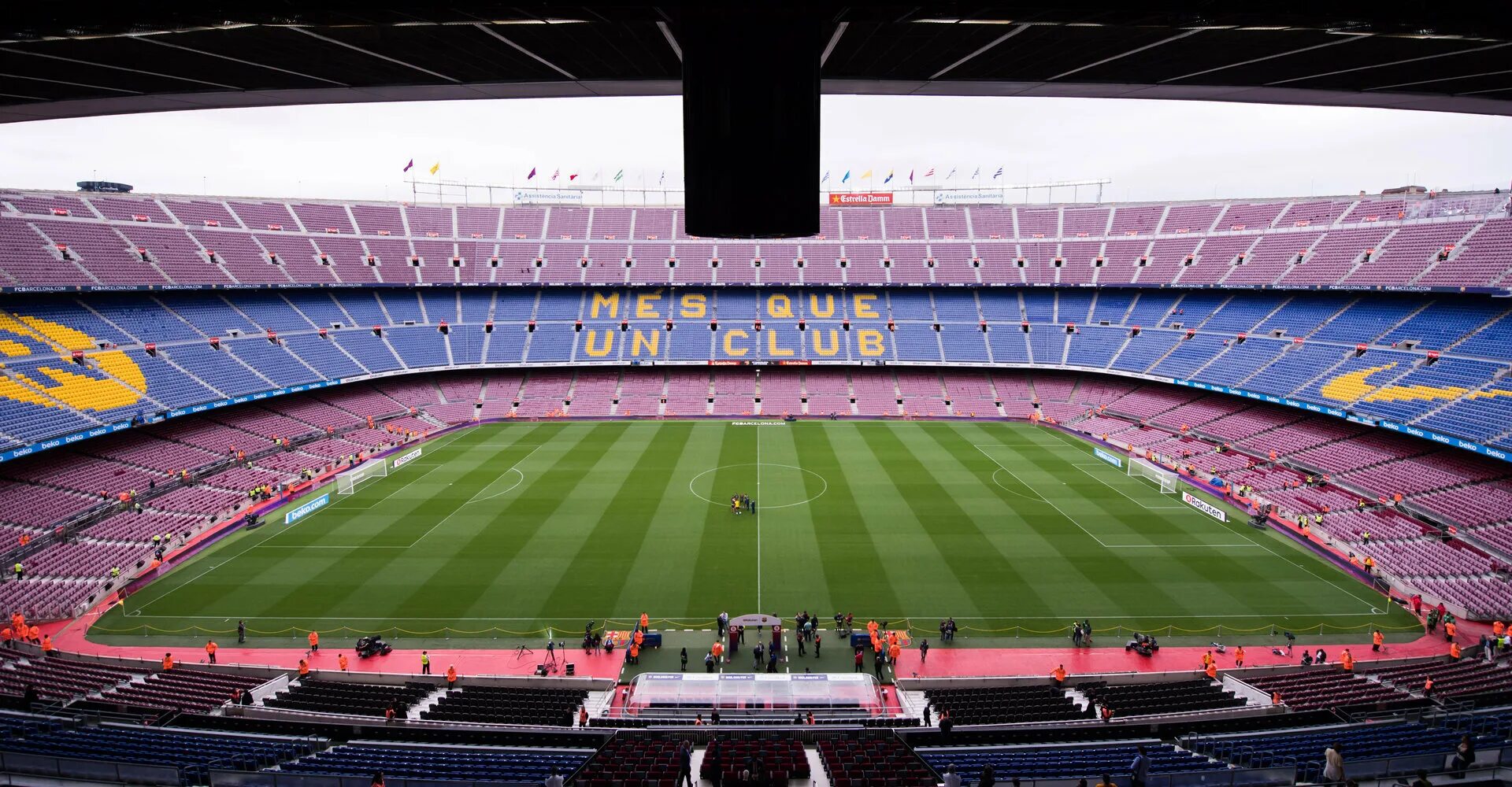 Barcelona las palmas live. Сан Паоло стадион Наполи. Стадион Лас Пальмас. «Барселона стадион внгутри. Стадион ФК Наполи.