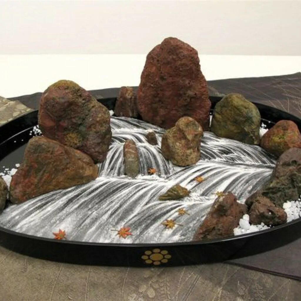 Японские камни купить. Искусство Бонсэки. Японский сад камней. Сад камней в миниатюре. Китайский сад камней.
