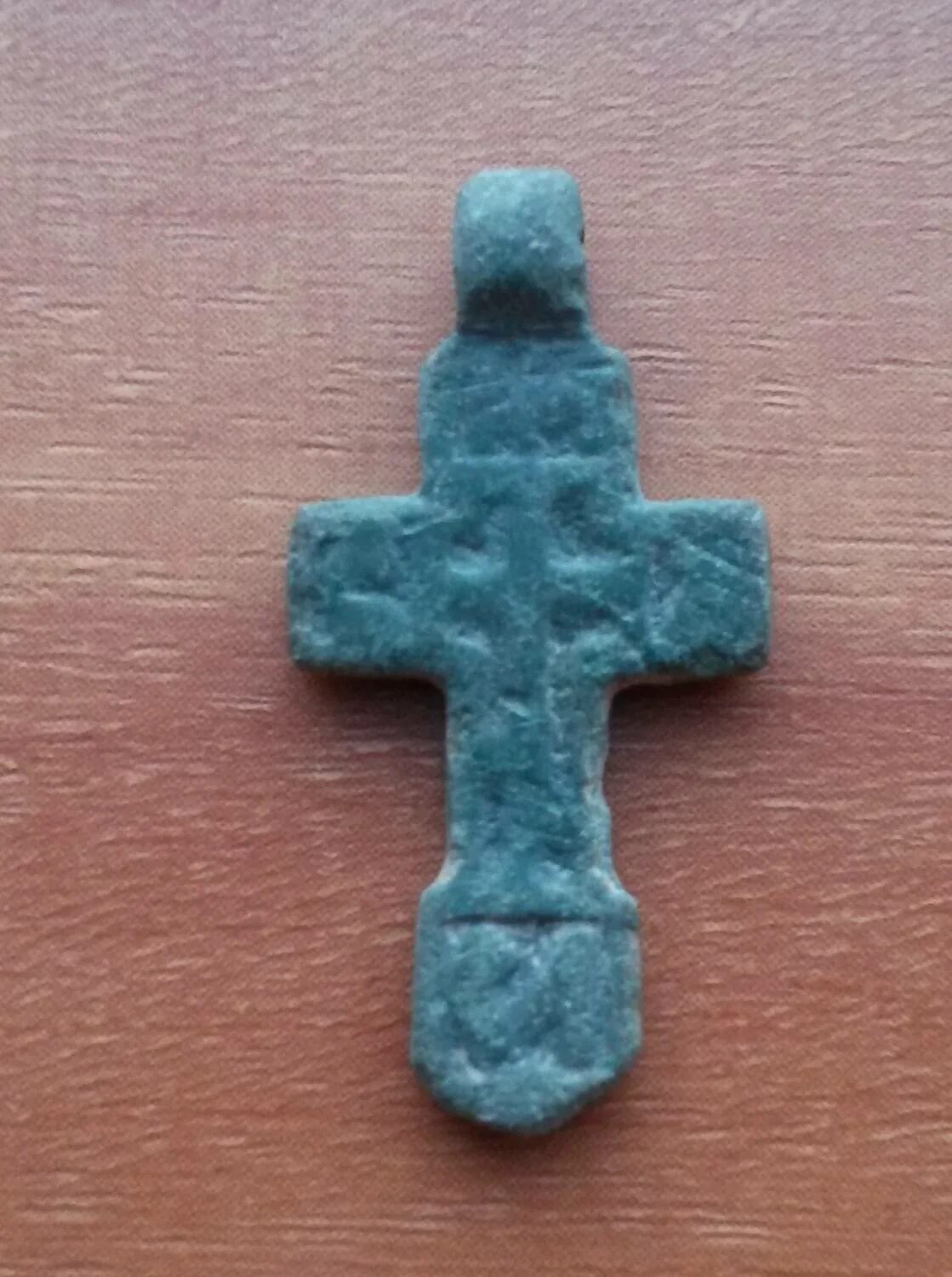 крестик нательный в земле. можно носить найденный крестик?. кресты найденные в земле. нательный крест для батюшки. старинные нательные крестики.