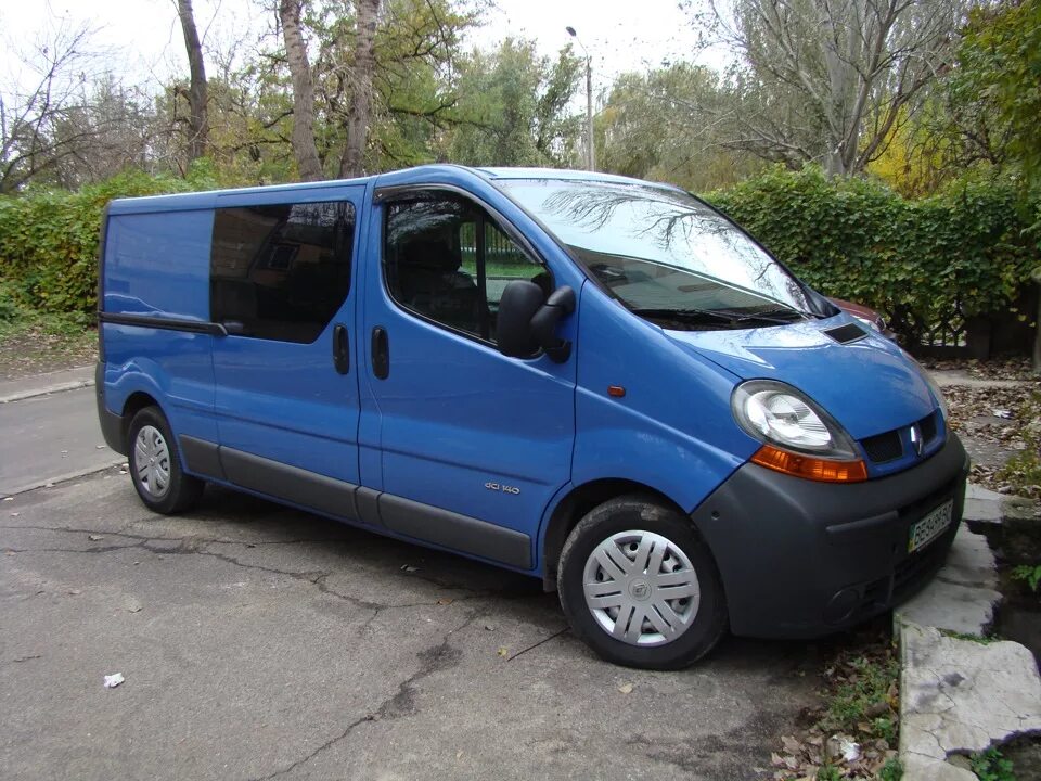 Рено трафик 2.5. Рено трафик 2. Renault Trafic II 2006. Дефлекторы окон Рено трафик 2. Купить Рено трафик на авторынке г Беларусь.