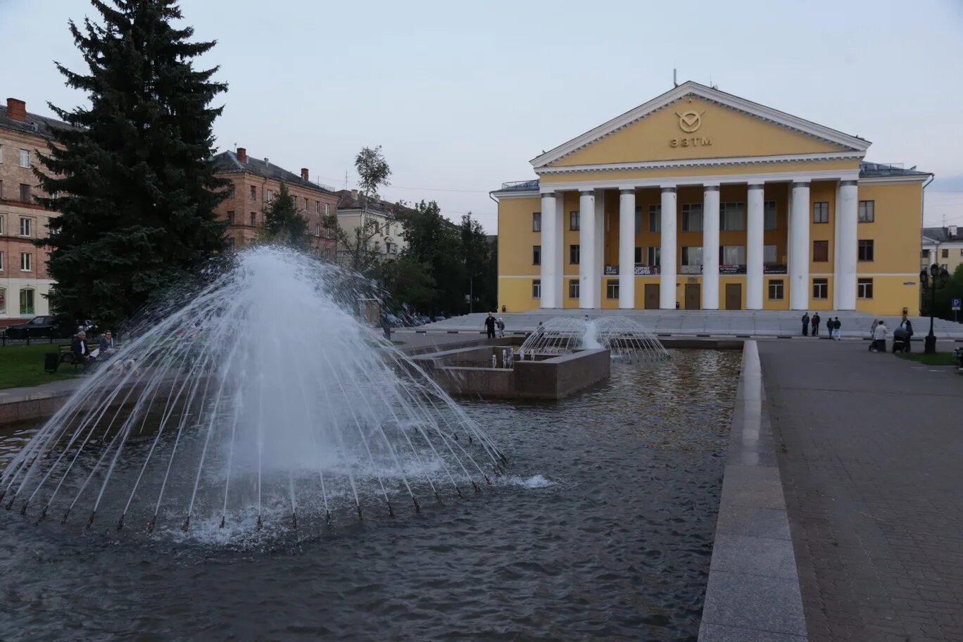 Электросталь центр города. Культурный центр октябрь Электросталь. Памятники города Электросталь. Город Электросталь Московской области. Культурный центр октябрь