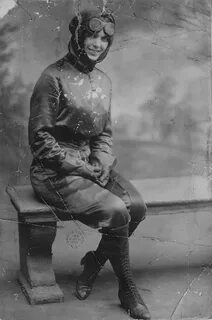 Rare and Fascinating Photos of Harriet Quimby, the First Licensed U.S. Woma...