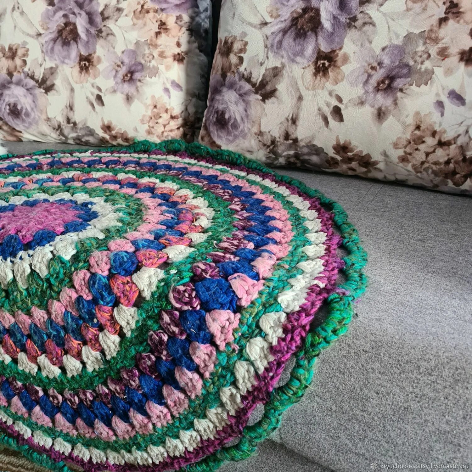 Ковёр лотос из полиэфирного шнура. Ковер элен мастер класс. Рельефные ковры крючком. Коврик макраме. Астрой ковров.