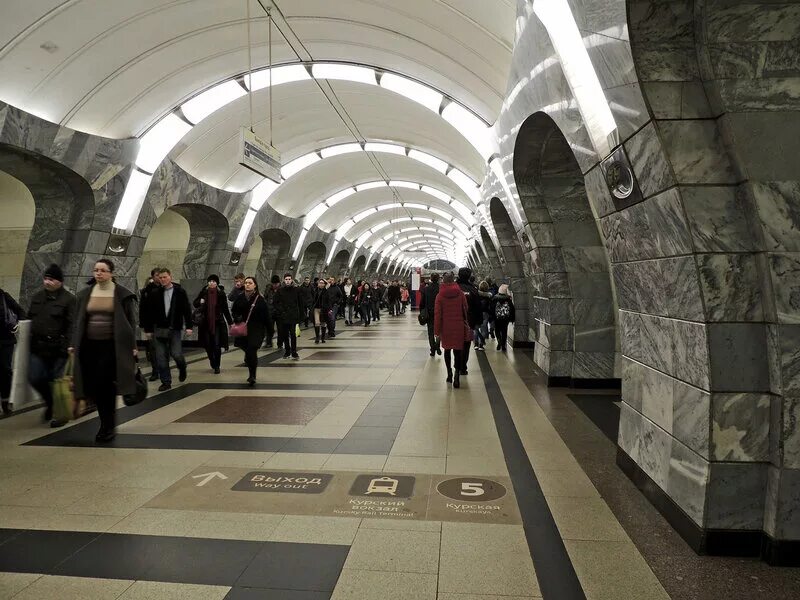 Большая чкаловская. Чкаловская (станция метро, Москва). Метро Чкаловская 1995. Чкаловская (станция метро, Нижний Новгород). Станция Чкаловская Москва.