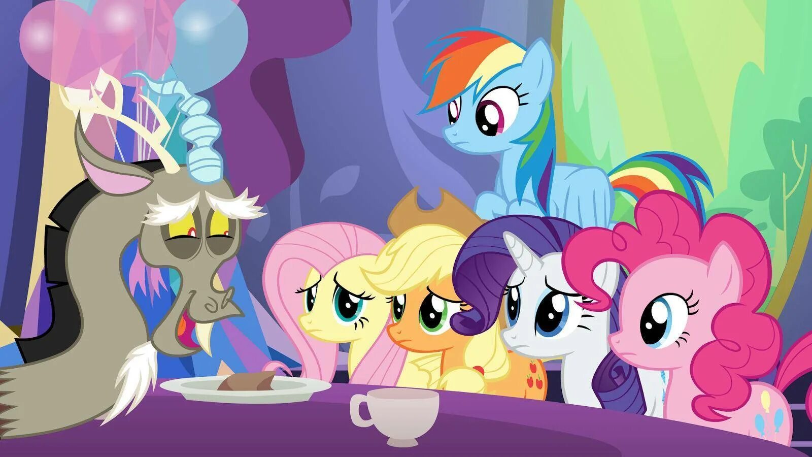 My little pony watching. Мой маленький пони Дружба это чудо 2010.