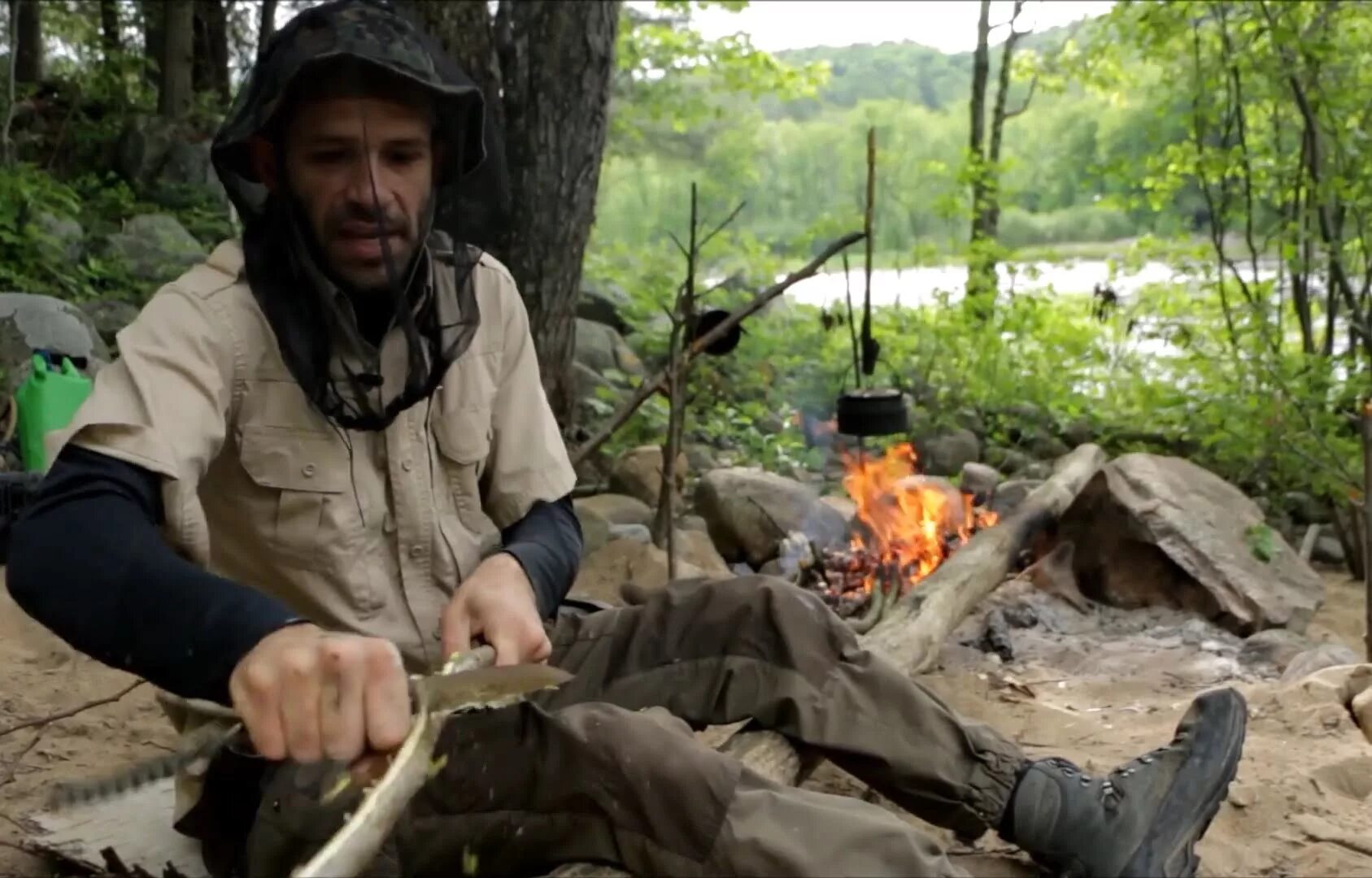 Зимний бушкрафт. Нож и зимнее снаряжение бушкрафтера. Гордеевы бушкрафт. Турист выживальщик бушкрафтер. Девочки в походе.