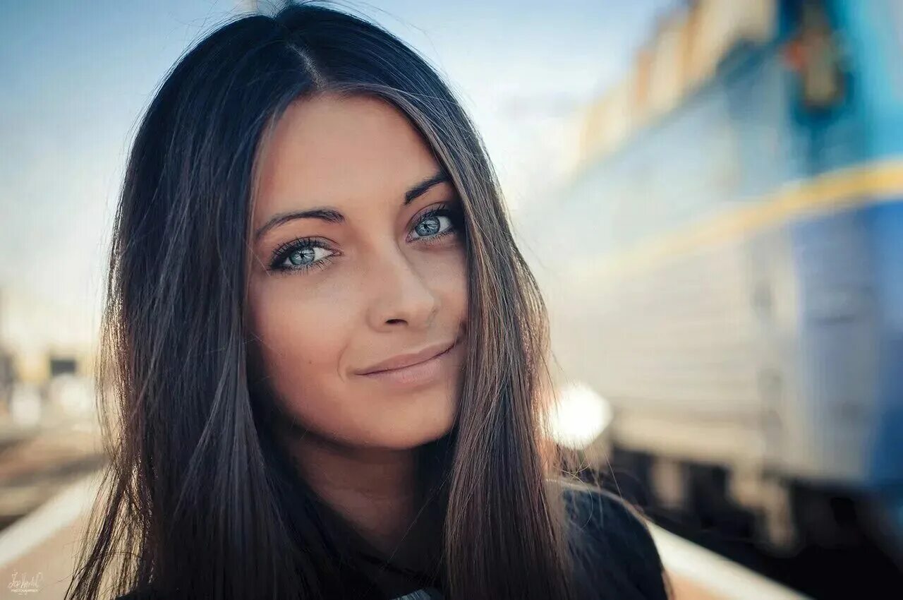 Обычные красивые девушки. Красивые брюнетки. Dana kareglazaya отчество. Средиземноморские девушки. Anetka bryunetka.