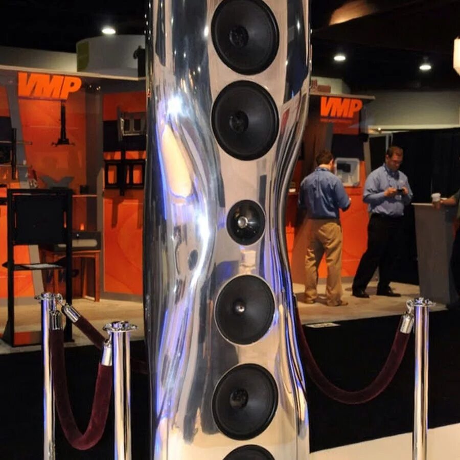 Разборка блютуз колонки. Колонка джбл бумбокс. Огромная колонка jbl. Дорогие акустические колонки. Speaker workshop.