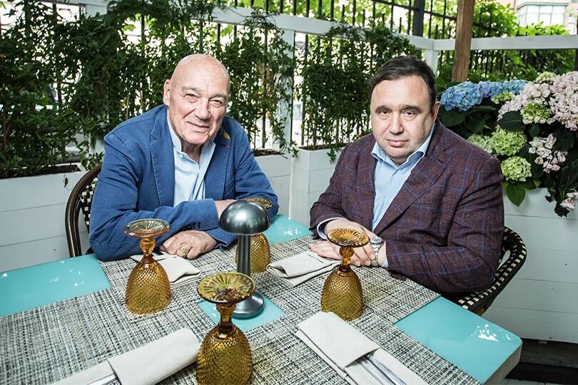 Жеральдин люттен познер. Ресторан жеральдин остоженка. Остоженка 27 ресторан жеральдин. Geraldine ресторан москва. Родители познера владимира.