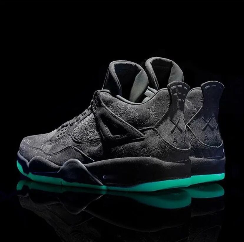 Nike air jordan 4 kaws grey. Nike air jordan 4 kaws. Nike air jordan 4 x kaws. Nike air jordan 4 retro kaws. Air jordan 4 retro kaws.