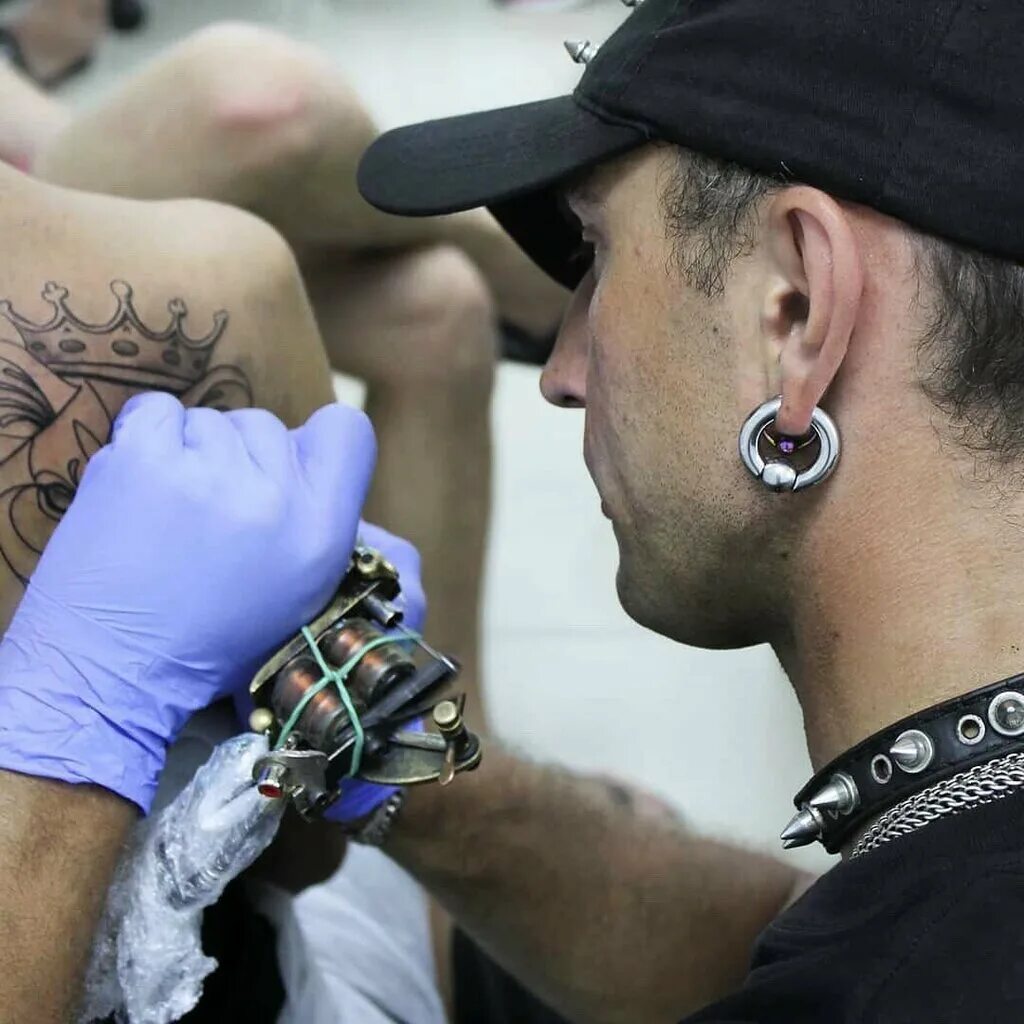 Как выбрать тату много. Тату выбор рисунка. Модные татуировки. Как выбрать тату. Татуировки.