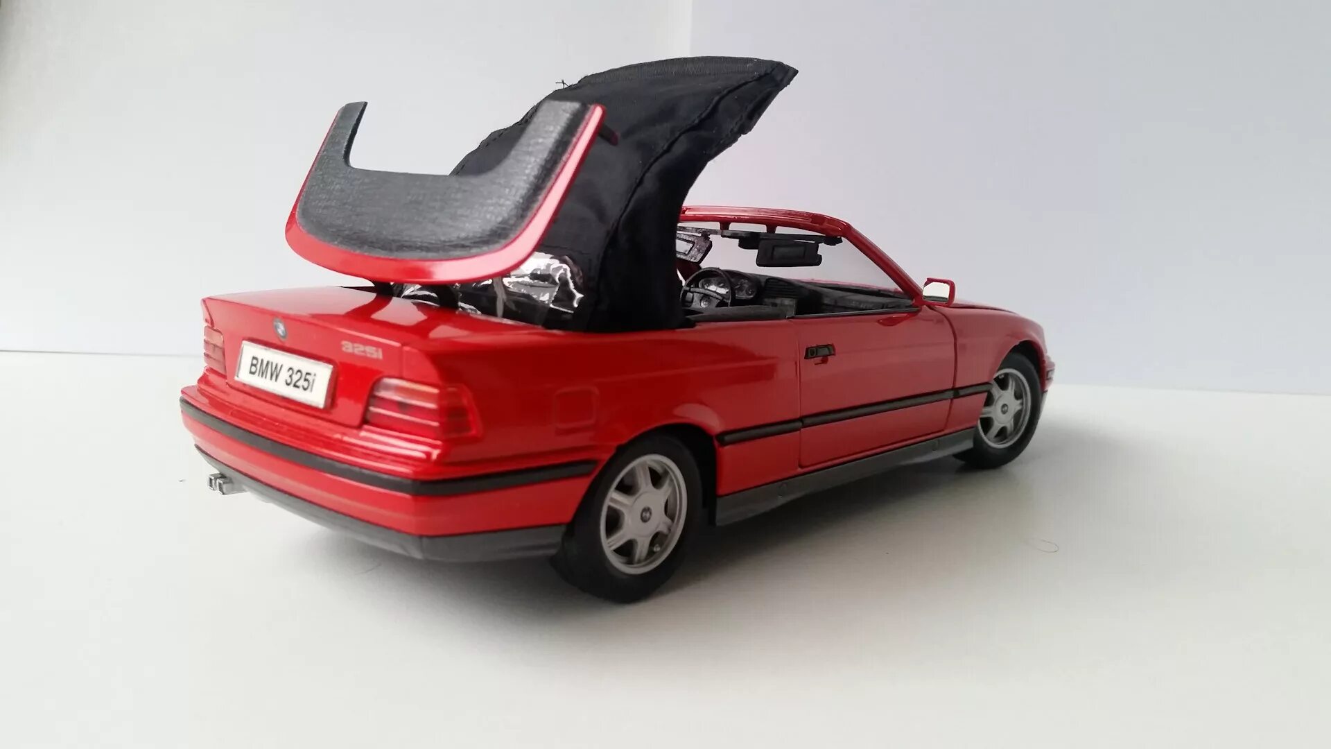 Maisto 1/18 BMW 325i. Maisto 1 18 BMW 325i Convertible. Maisto BMW 325! Convertible 1/18. BMW Cabrio 1/18.