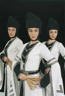 Грузинский национальный костюм женский