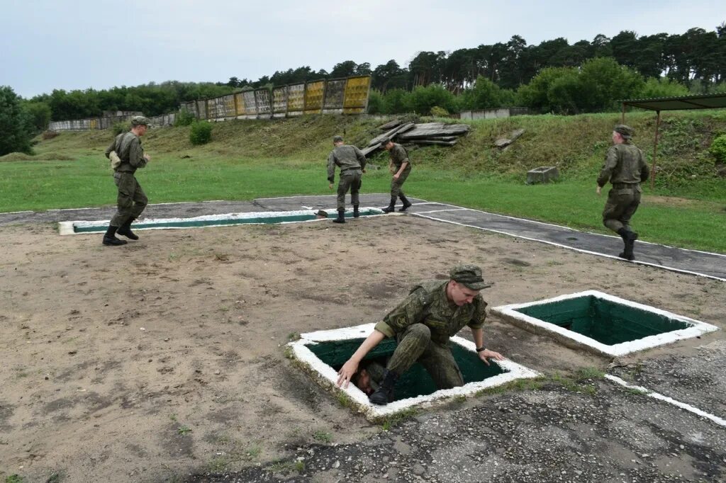 полоса препятствий romana 206. полоса препятствий. спортгородок армия полоса препятствий. полоса препятствий армейская. спортгородок армия полоса препятствий.