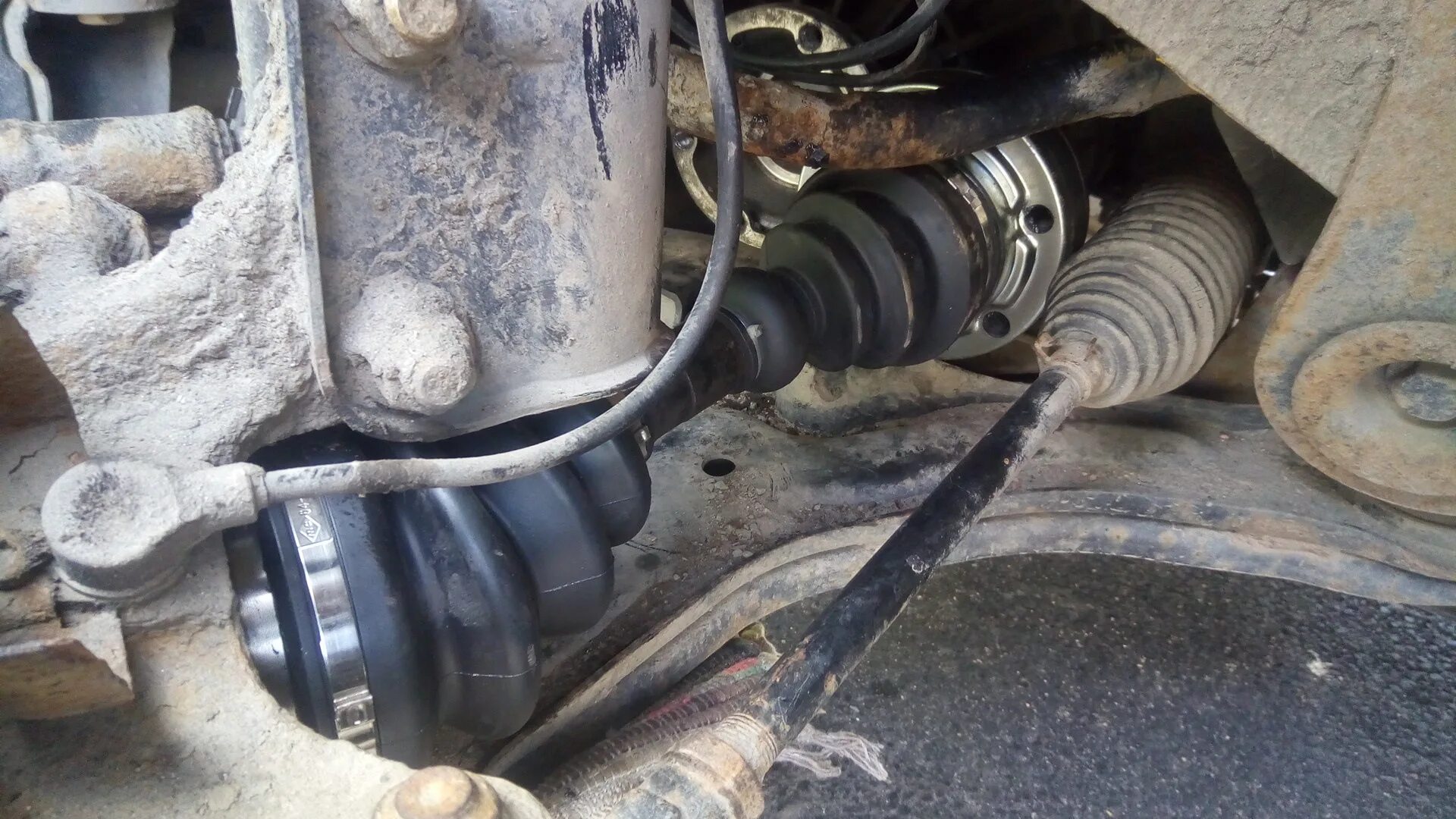 Замена ШРУСа в Санкт-Петербурге. Услуги СТО Motul Garage
