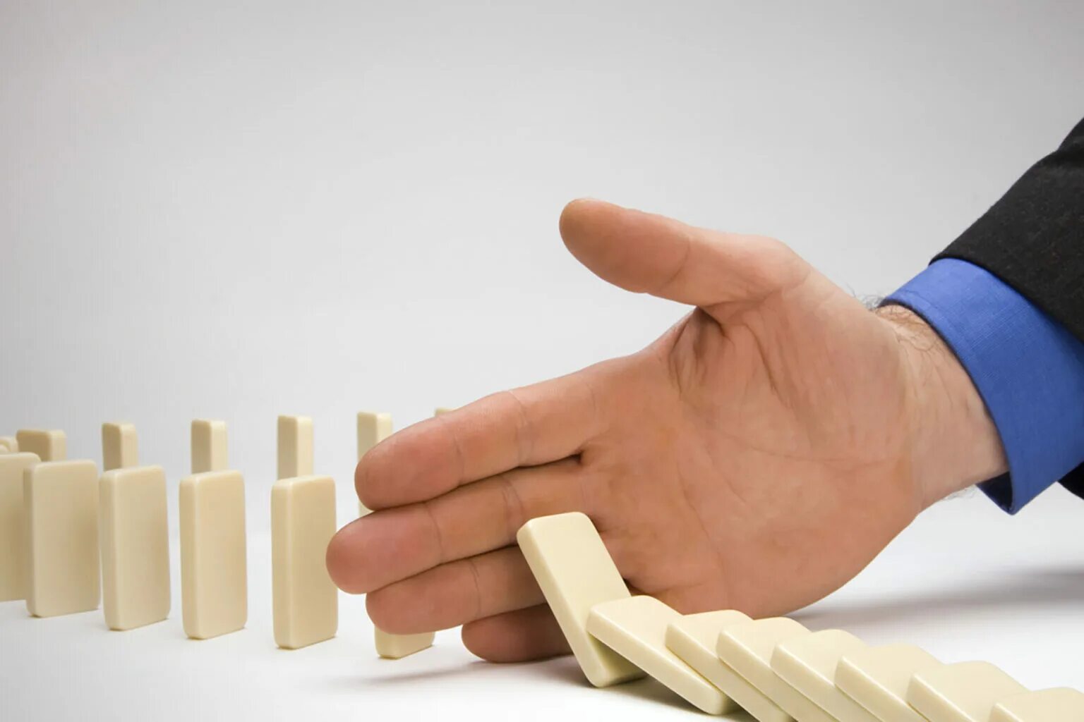 Нерешенный крестьянский вопрос 1917. Кризис менеджмент. Кризис предприятия. Антикризисное управление картинки. Кризис управления.