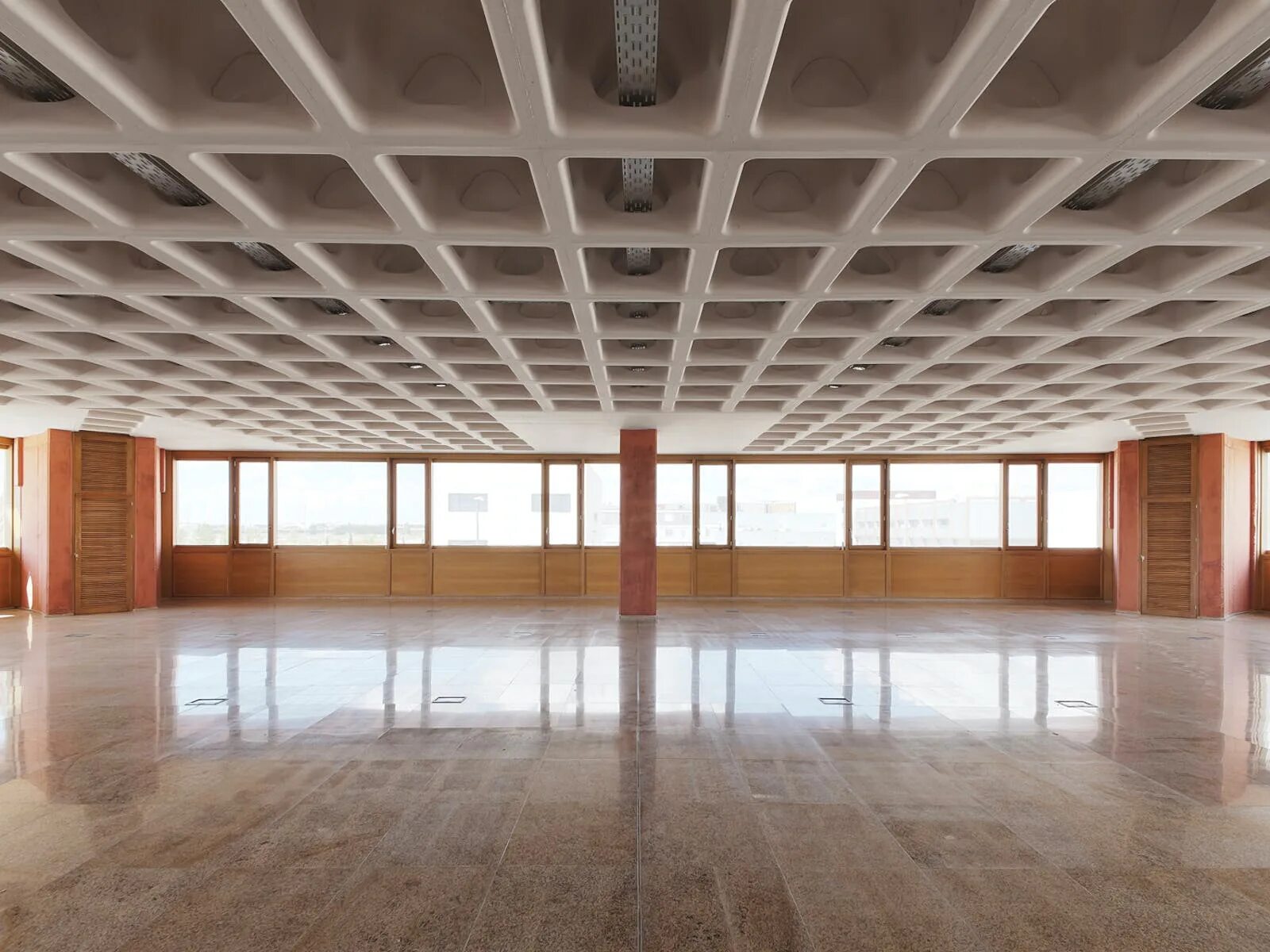 Holedeck кессонные перекрытия. Кессонная опалубка перекрытий. Кессонный потолок романский стиль. Сборно-монолитное кессонное перекрытие. Монолитное кессонное жб перекрытие.