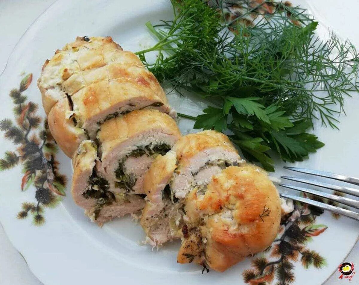 Рецепт куриных рулетиков с начинкой. Куриные рулетики. куриные рулетики с начинкой. куриные рулетики с грибами. куриные рулетики с грибами и сыром.