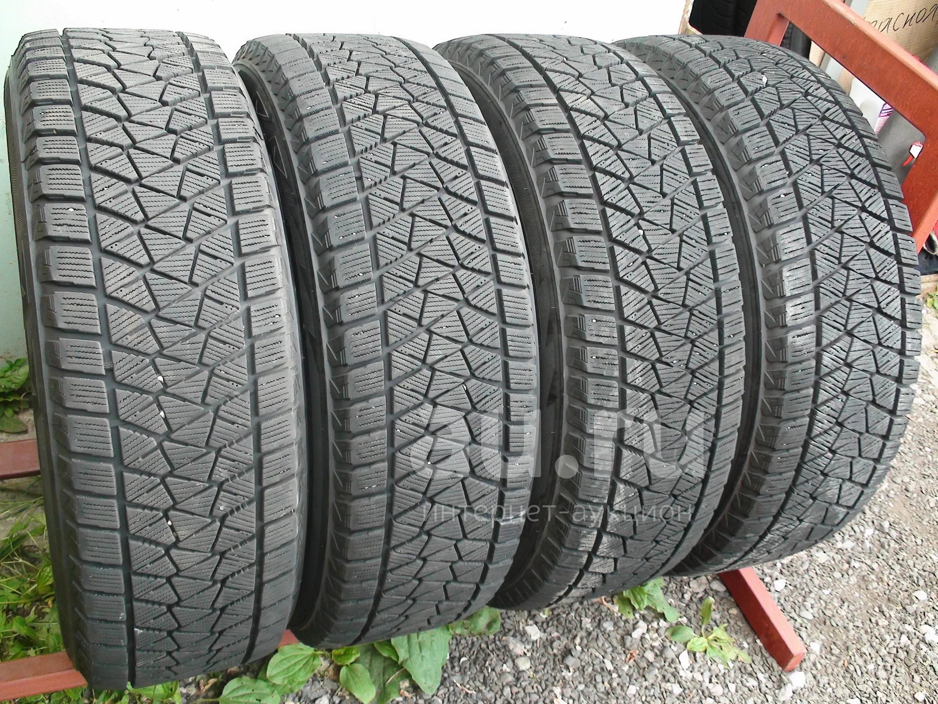 Bridgestone Blizzak DM-v2. Bridgestone Blizzak r17 225/65. Bridgestone Blizzak DM-v2 225/65 r17. Шины Bridgestone Blizzak DM-v2.