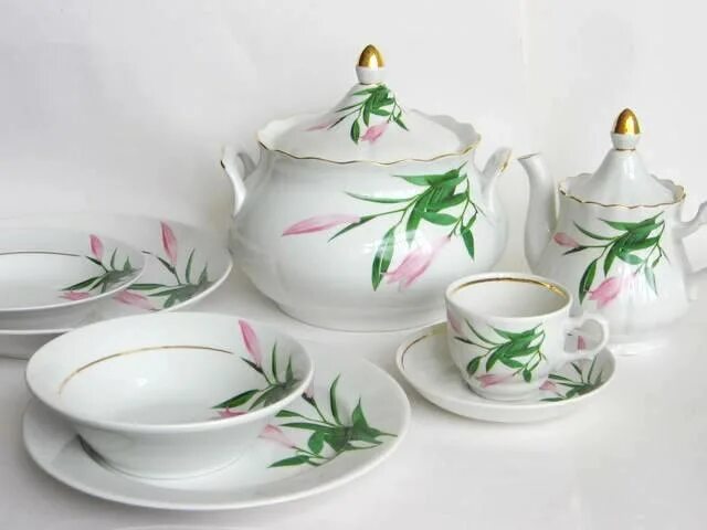 Фарфоровый завод добруш. Сервиз добрушский фарфоровый завод. Добрушский фарфоровый завод добруш. Набор столовой посуды добрушский фарфоровый завод. Добруш фарфоровый завод.