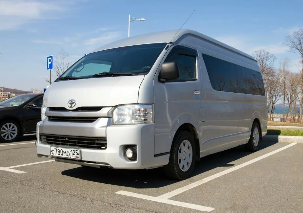 Автобус Toyota Hiace 11. Toyota Hiace 11 мест. Тойота автобус 11 мест. Микроавтобусы Приморский край. Купить микроавтобус приморский край