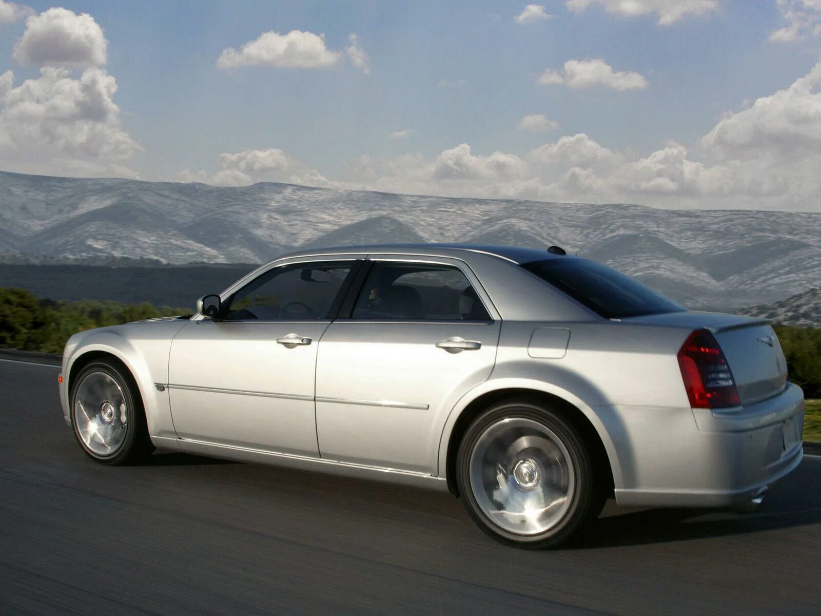Крайслер сша. Chrysler 300c. chrysler 300 2005. крайслер 300с универсал. chrysler 300c 2004.