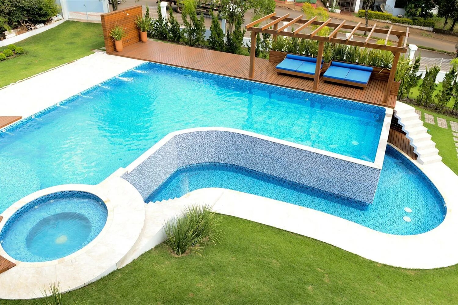 Переливной лоток бассейна инфинити. Летний бассейн. Бассейн и многое многое другое. Плавание девушки. Плавание девушки.