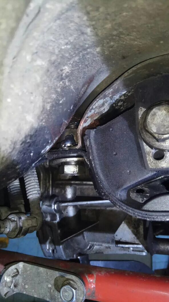 Подушки двигателя калина 1 где находятся доп опора двигателя Lada Приора универсал, 1,6 л, 2013 года тюнинг DRIVE2