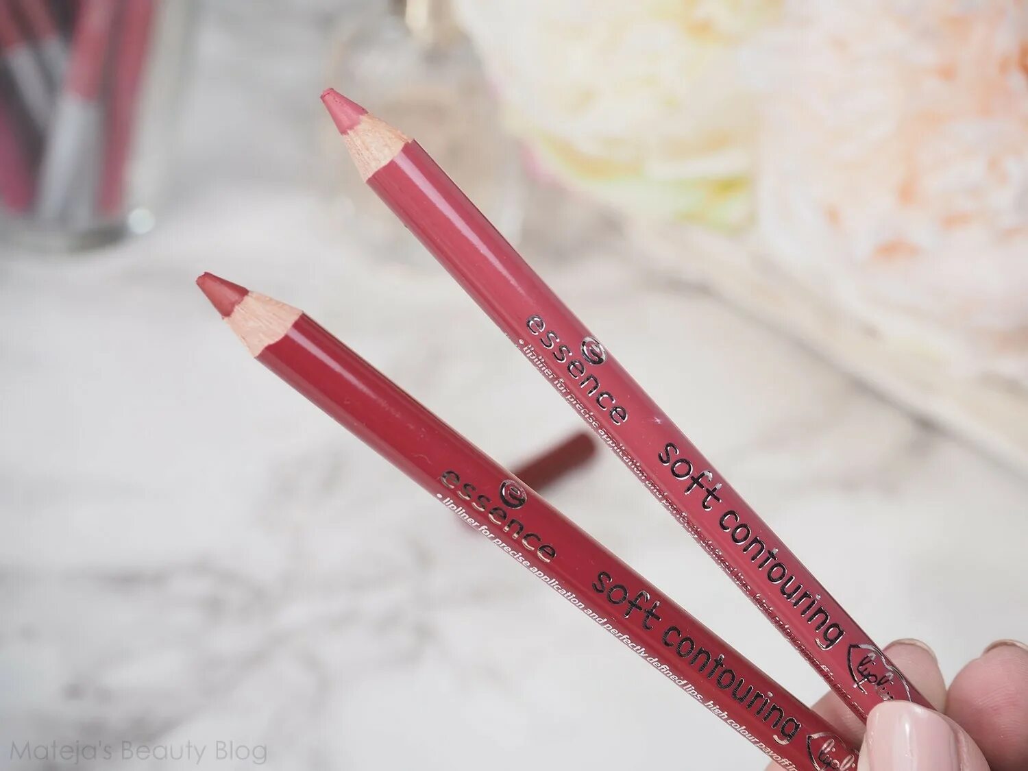 Soft essence. Essence soft contouring lipliner 06. essence soft contouring lipliner. карандаш для губ soft contouring lipliner essence. essence soft precise lip pencil 21.